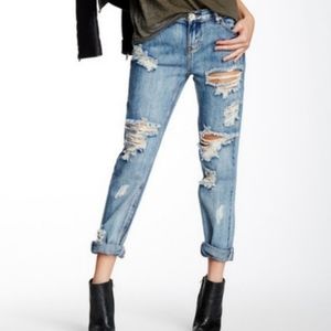 《 One Teaspoon 》 Distressed Light Wash Jeans